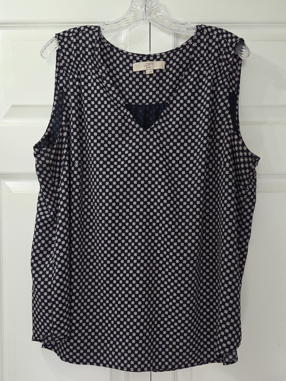 LOFT Plus Navy Floral Print Sleeveless V-Neck Lined Top, Size 16/XL